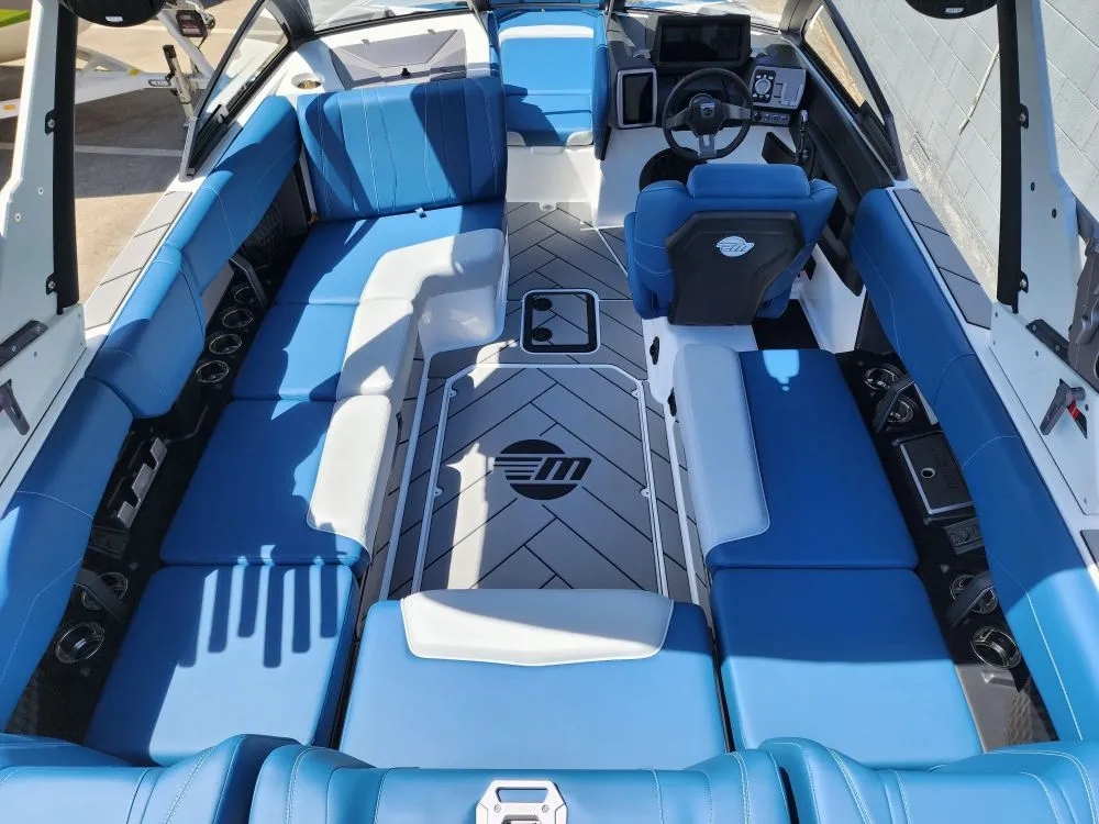 2023 Malibu Wakesetter 22LSV - SOLD