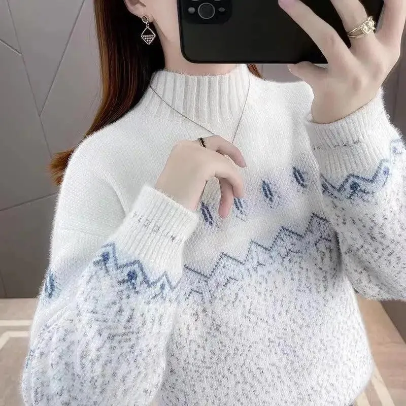 Chic Mink Knit Pullover Sweater for Women: Essential Cozy Layer for Autumn/Winter