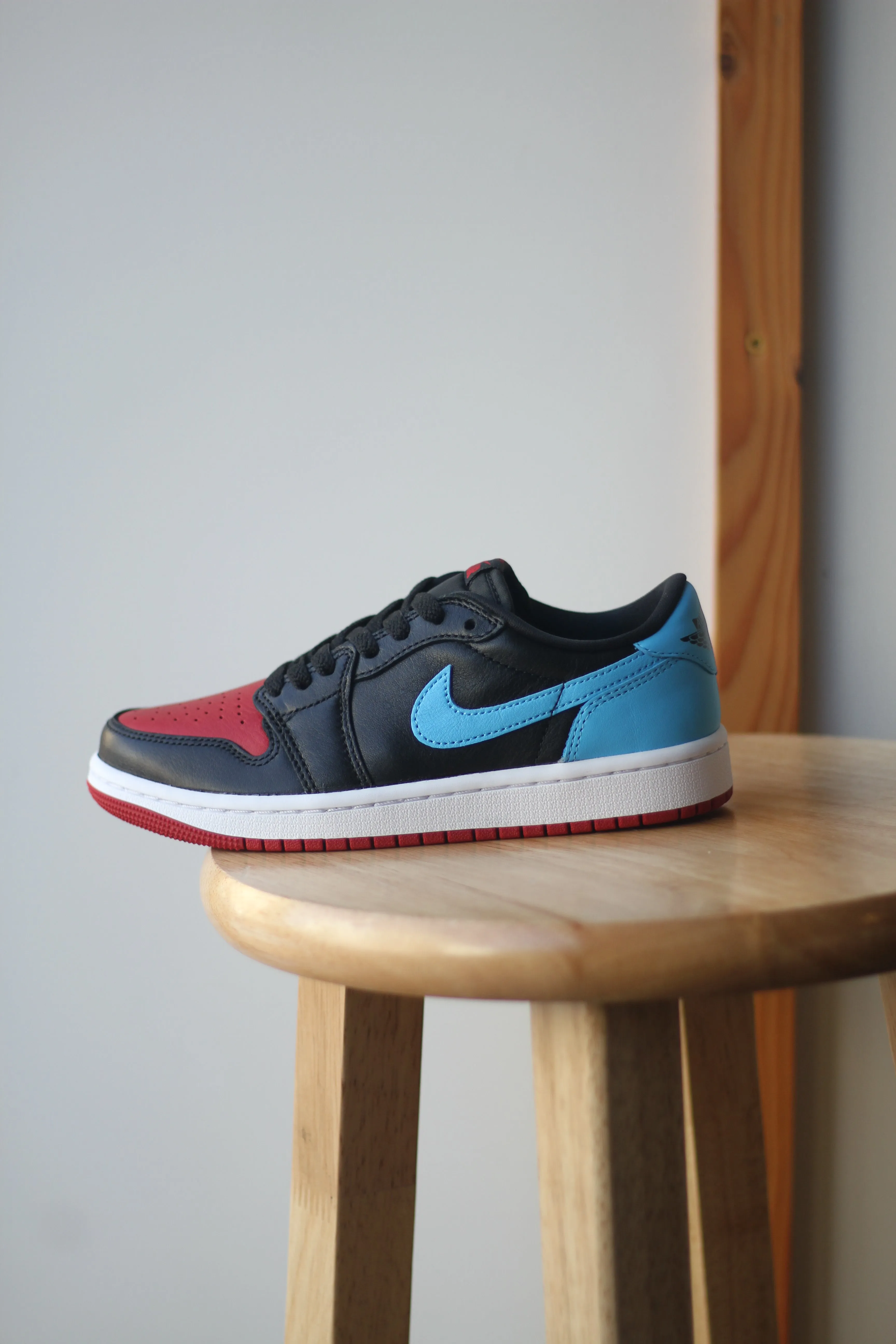 W AIR JORDAN 1 LOW OG "UNC TO CHI"